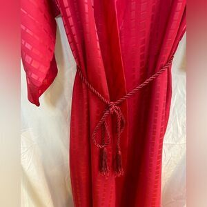 Miss Elaine fushia polyester satin feel robe EUC rope tie pockets Large